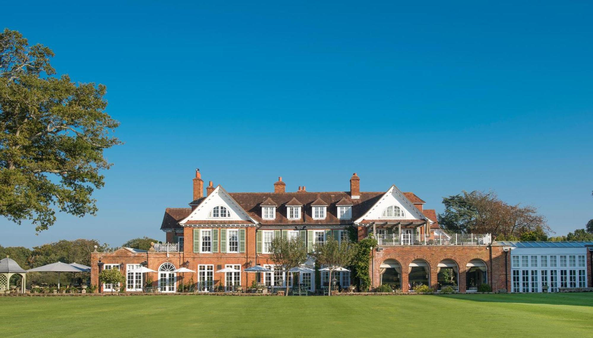 Chewton Glen Hotel - An Iconic Luxury Hotel New Milton Bagian luar foto