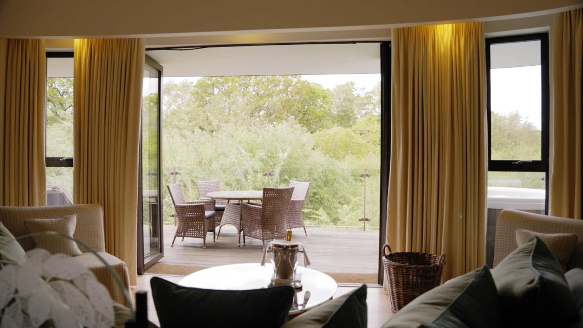 Chewton Glen Hotel - An Iconic Luxury Hotel New Milton Bagian luar foto